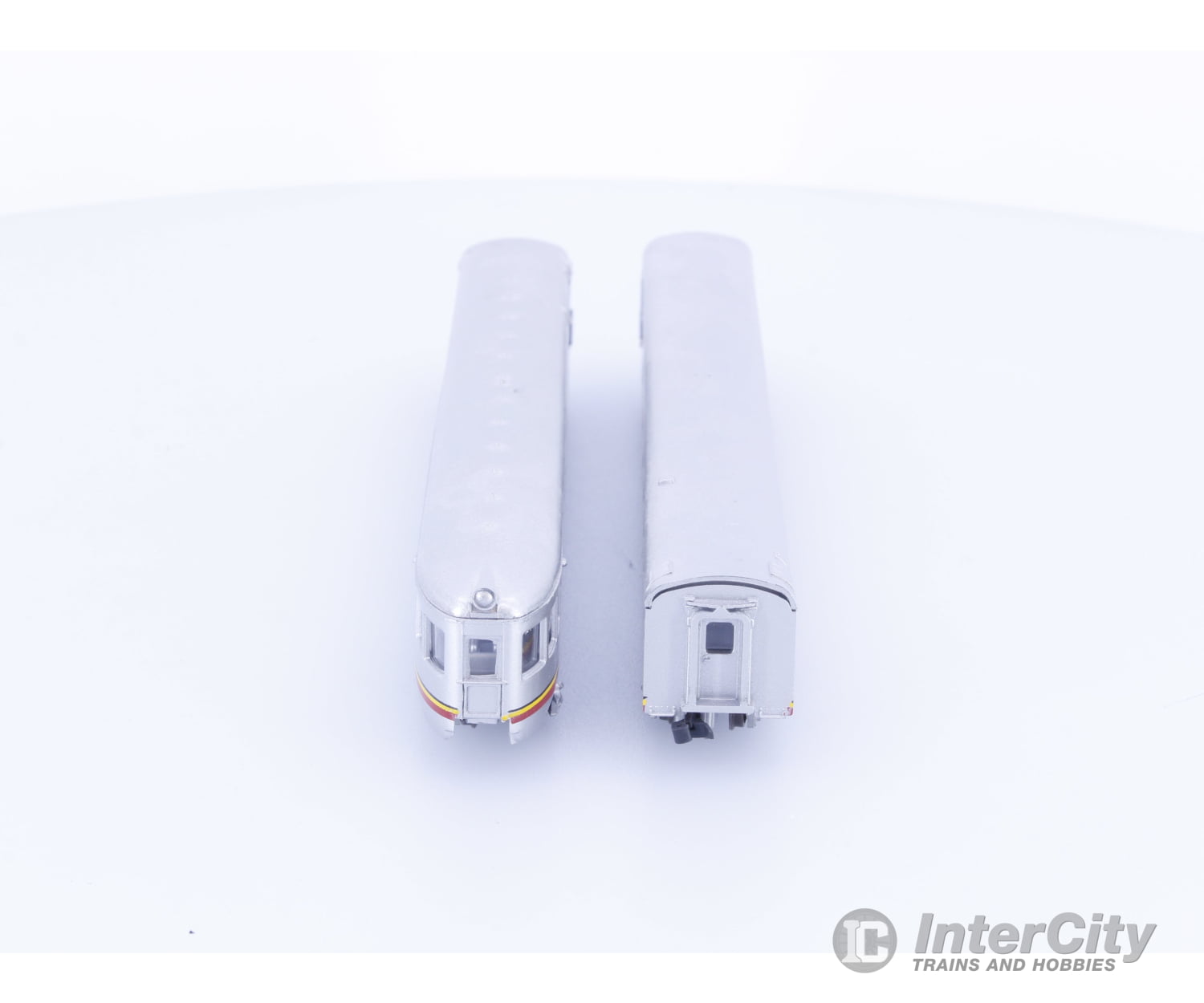 Con Cor SFPC N Passenger Car and Observation Car Santa Fe (SF) 3247 Chama Valley Passenger Cars