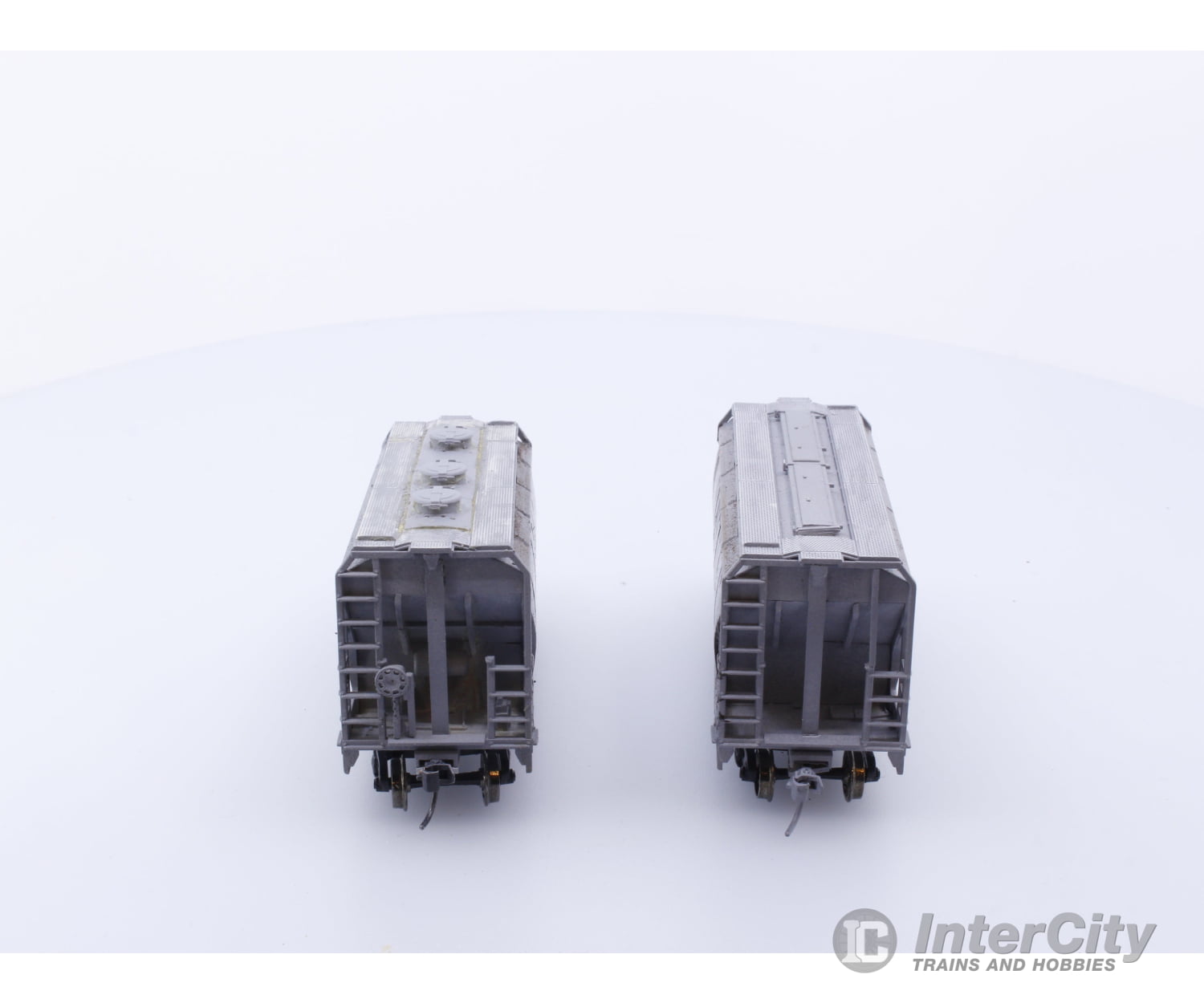 Custom Build CNH HO 2 Custom Made and Weathered Hoppers Canadian National (CN) 39900 Freight Cars