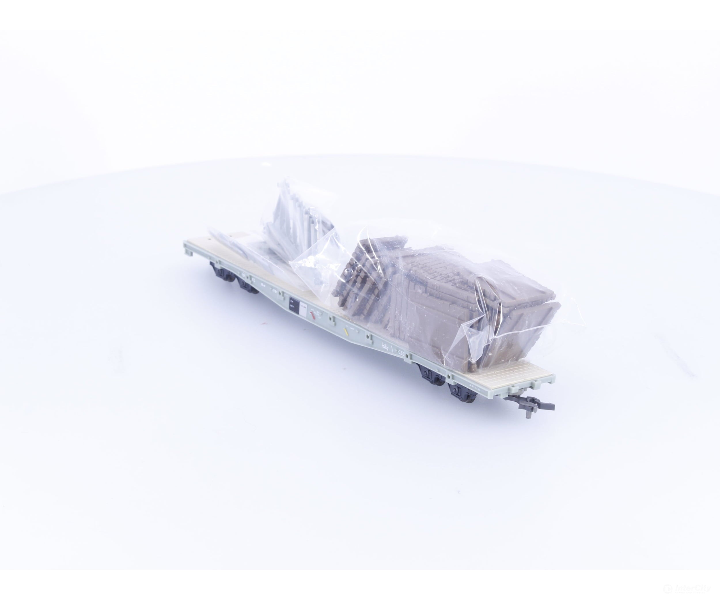 D + R Modellbahn 24791 HOm RhB Flat Car with Wood Pallet Load Rw4791 - European Freight Cars