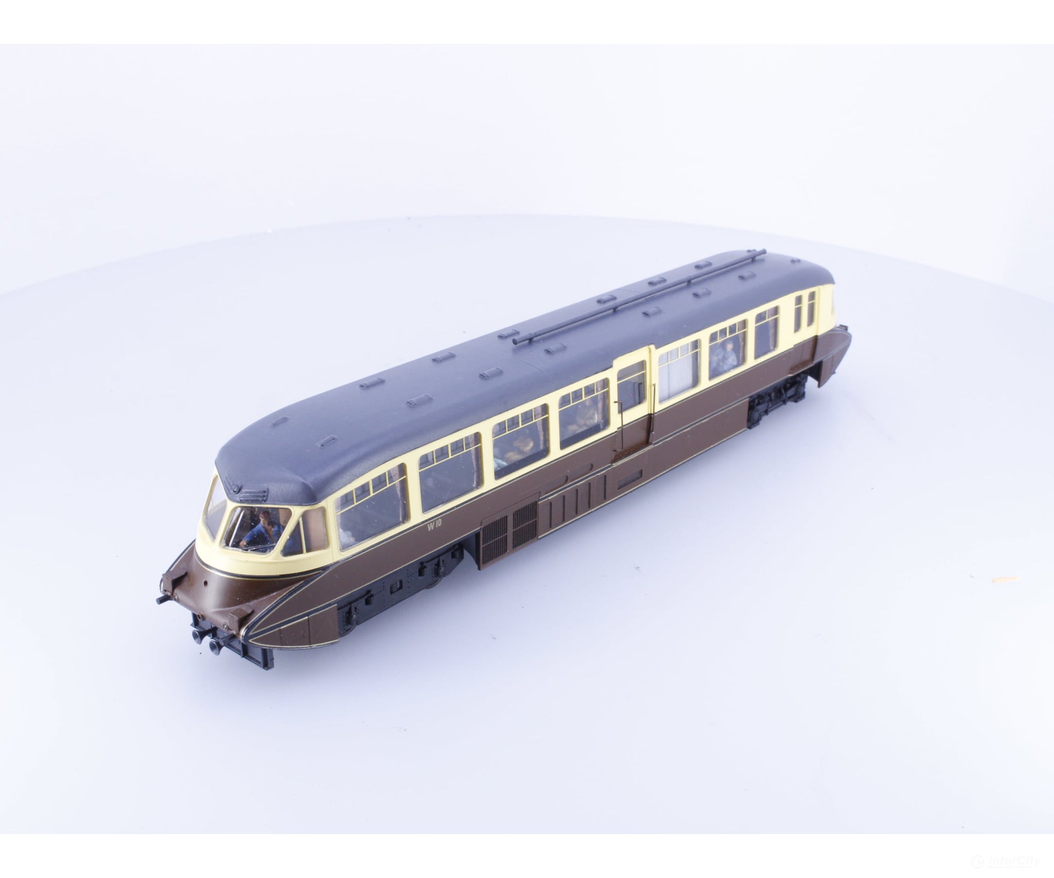 Dapol 4D-011-002 OO Streamlined Diesel Railcar W10 BR Extensive Custom Modifications W10 DCC & Sound - European