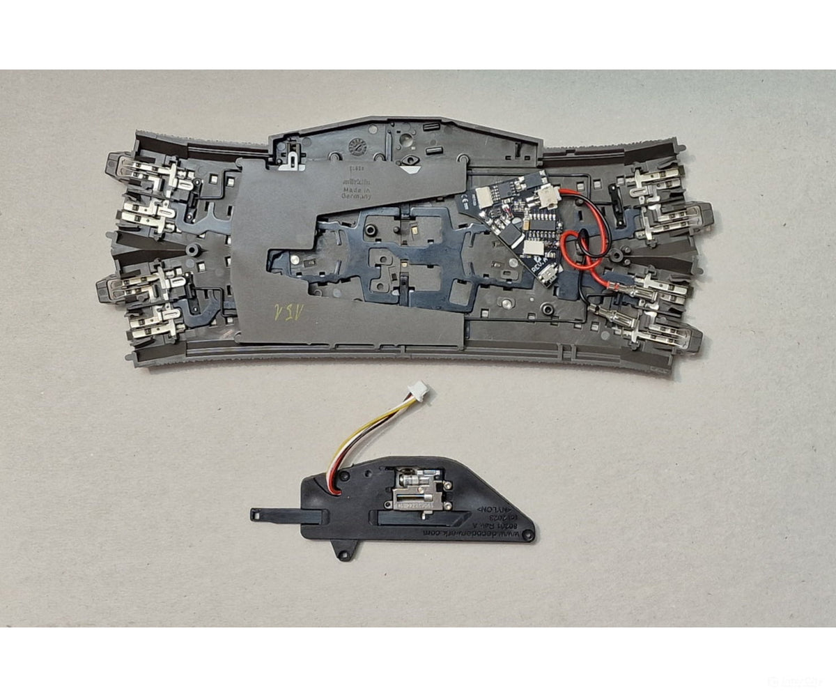 Decoderwerk 80201 Motorized digital turnout drive for Märklin/Trix C-Track RailCom (DCC + Motorola) - Track Accessories
