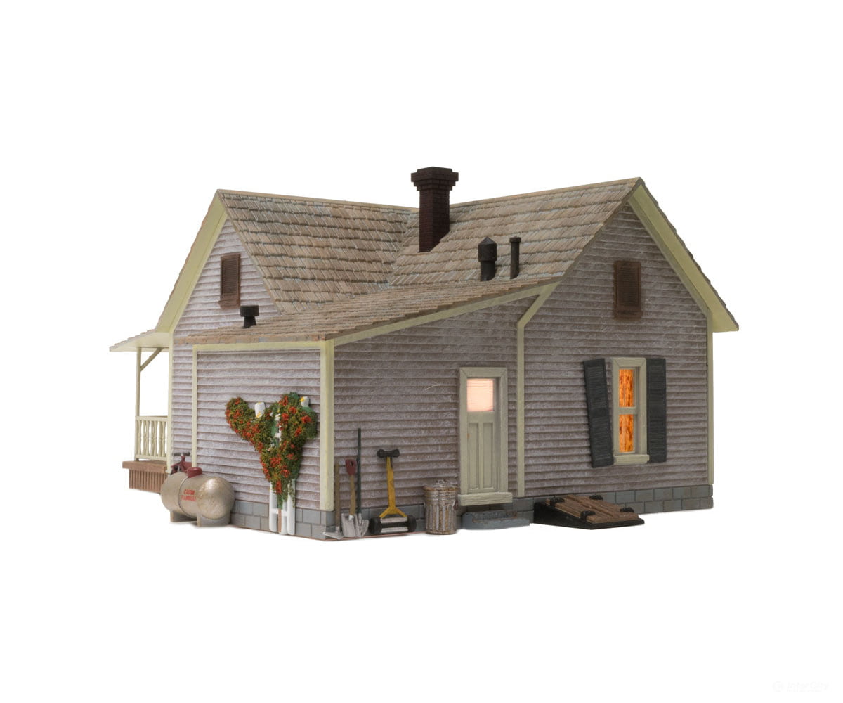 Design Preservation Models 5860 Old Homestead (Lit) O Scale Structures