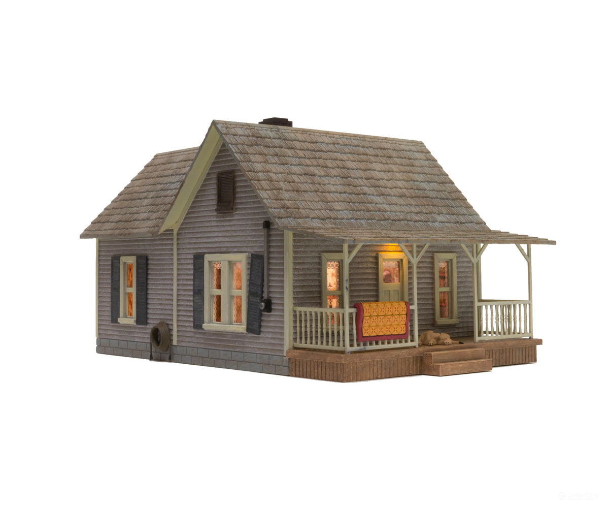 Design Preservation Models 5860 Old Homestead (Lit) O Scale Structures