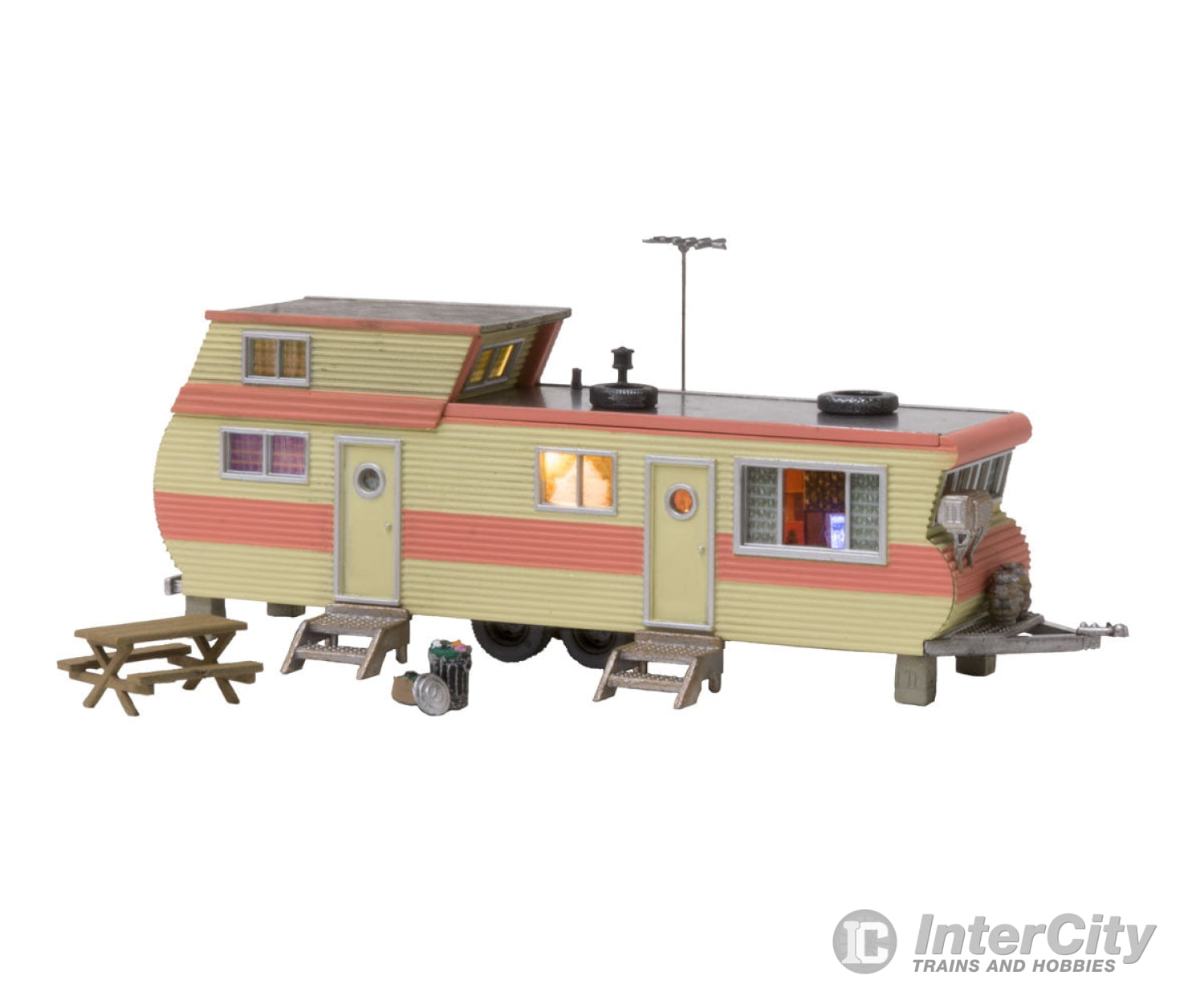 Design Preservation Models 5862 Double Decker Trailer (Lit) O Scale Structures