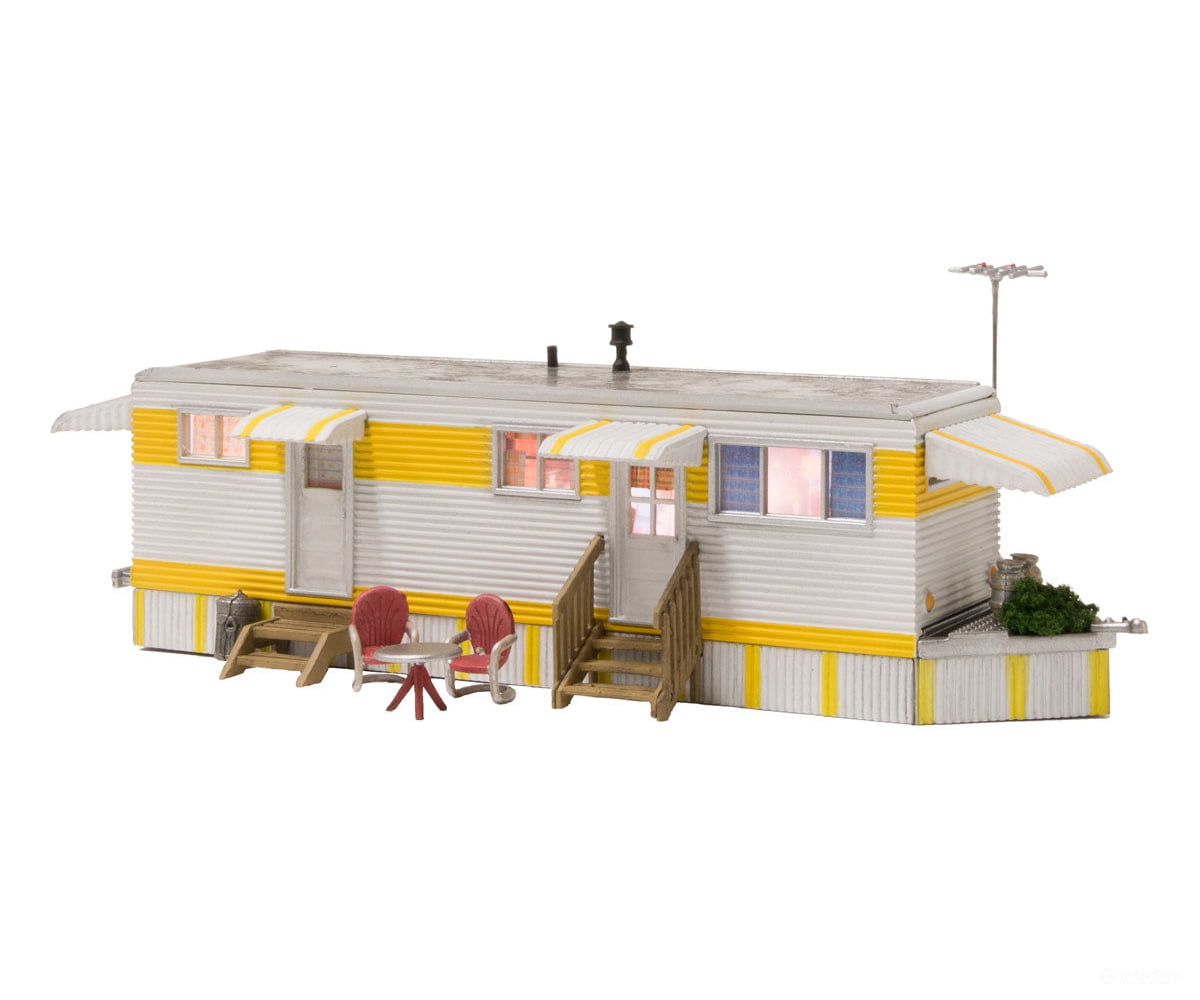 Design Preservation Models 5863 Sunny Days Trailer (Lit) O Scale Structures