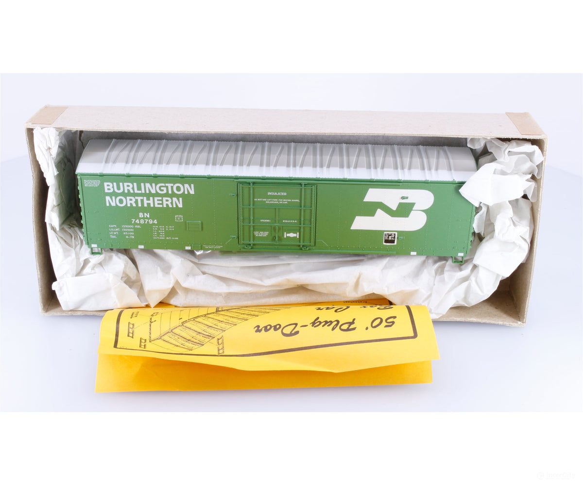 Details West BC 702 HO 50’ Insulated Box Car Kit Burlington Northern (BN) 748794 - Freight Cars