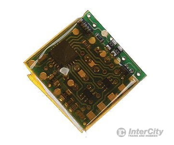 Digitrax HO DH165IP Plug N' Play Decoder w/SoundBug(TM) Socket -- Integrated Medium 8-Pin DCC Plug - Default Title (CH-245-DH165IP)