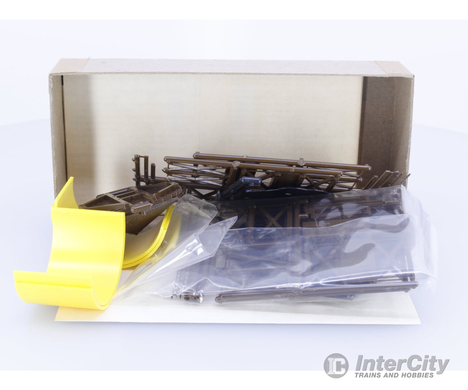 Dimi Trains 2000 N Super Detailed Water Tanks 2 Kits Structures