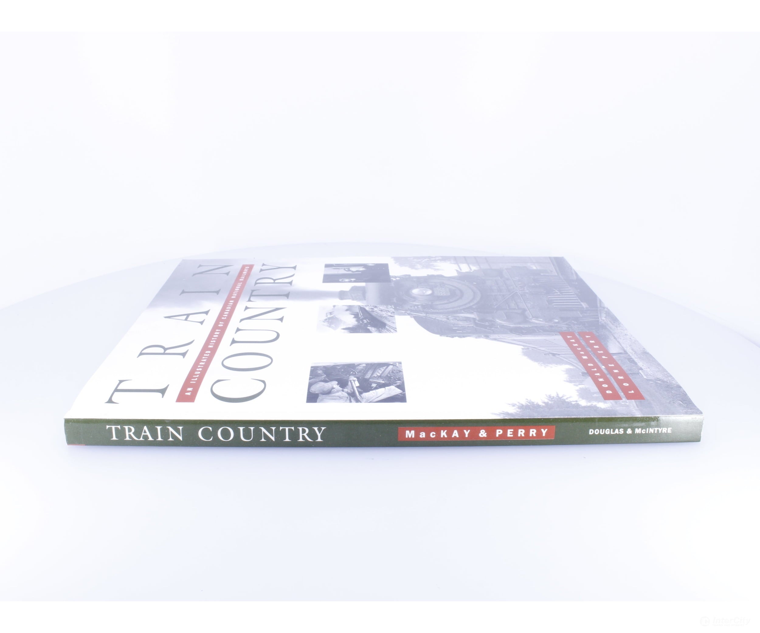 Douglas & McIntyre 544411 Train Country - Books
