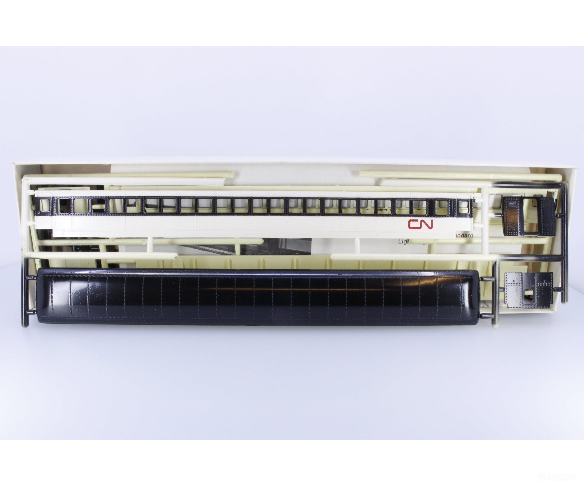 E & B Valley Railroad Co. 018-1724 HO Pullman Standard Lightweight Coach Kit Canadian National (CN) Passenger Cars