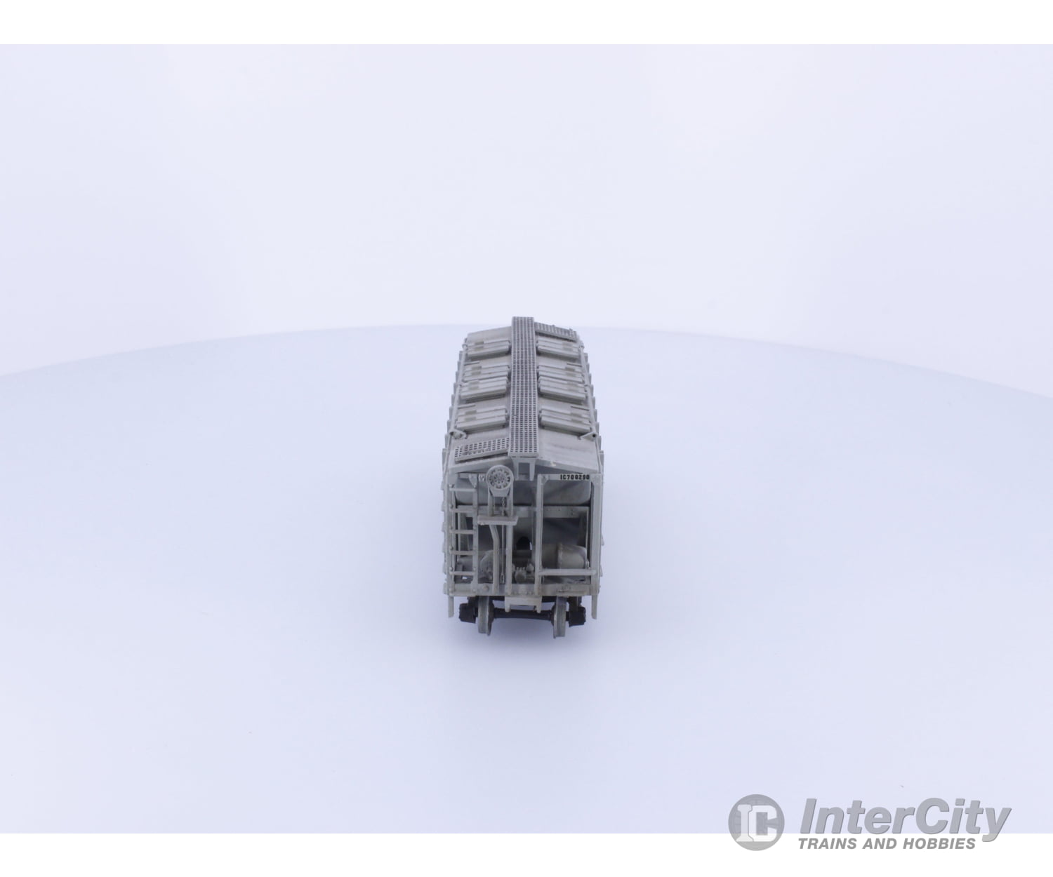 E & B Valley Railroad Co. 018-4200 HO Covered Hopper Illinois Central (IC) 700290 Freight Cars