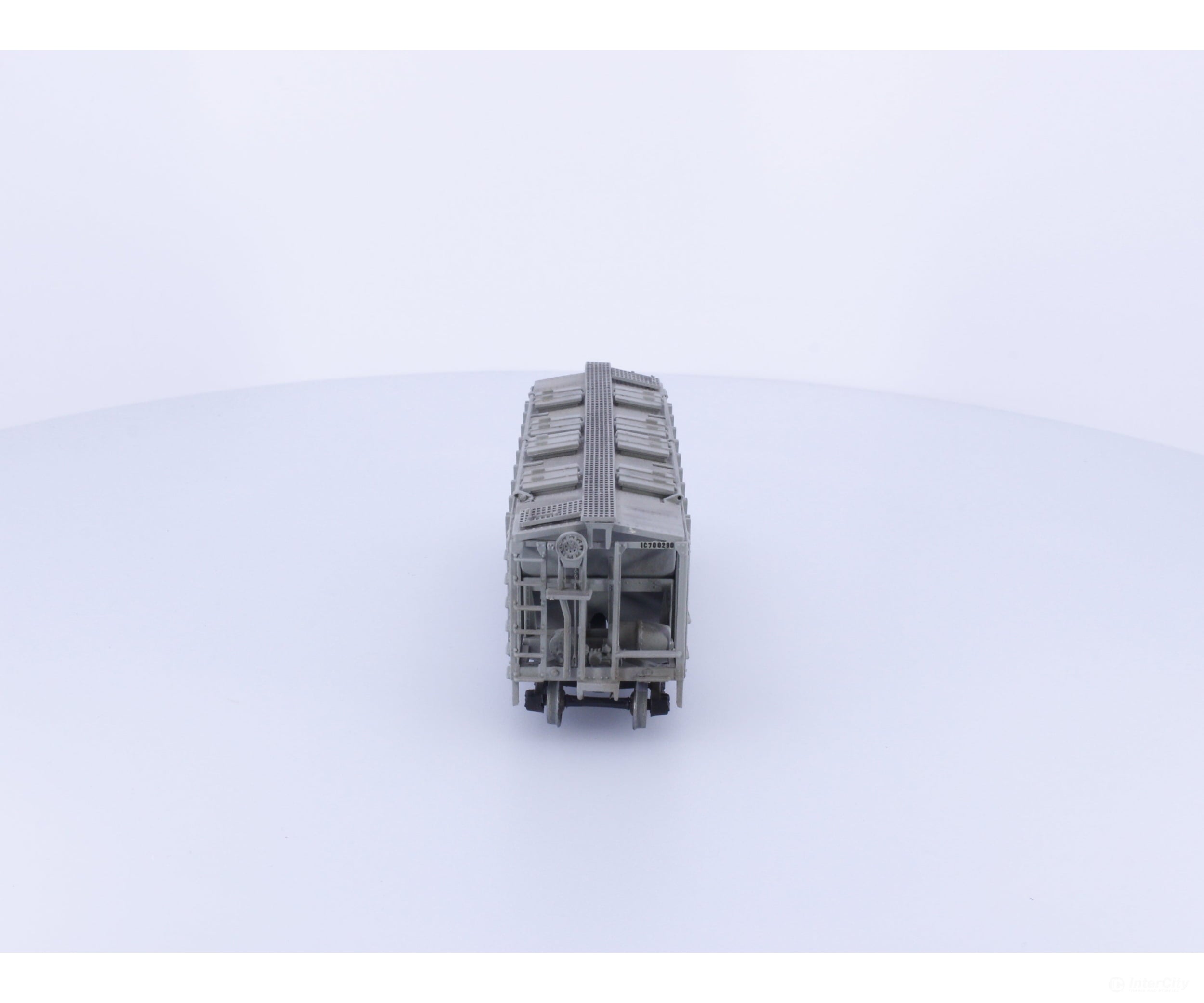 E & B Valley Railroad Co. 018-4200 HO Covered Hopper Illinois Central (IC) 700290 Freight Cars