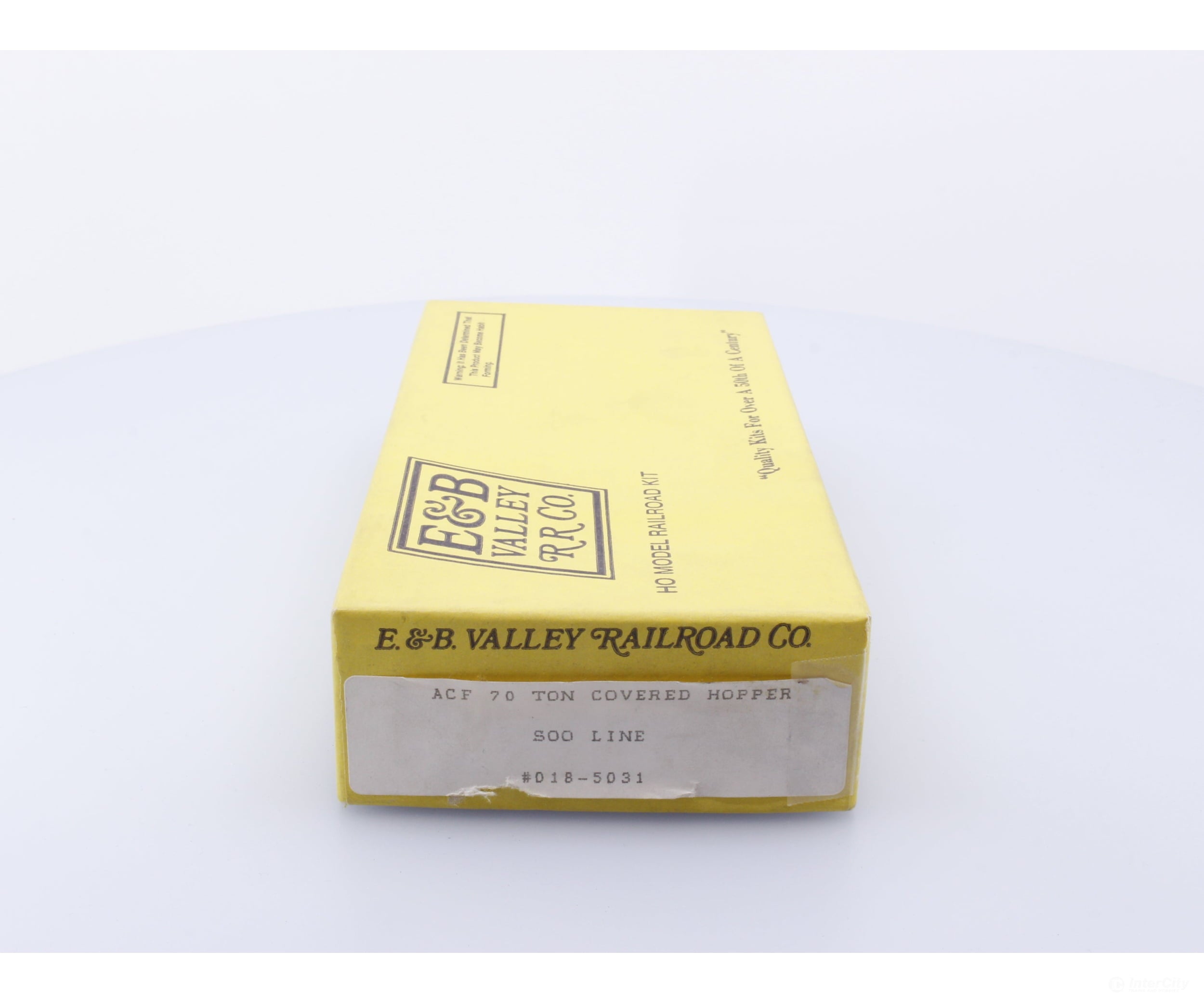 E & B Valley Railroad Co. 018-5031 HO ACF 70 Covered Hopper Kit Soo Line (SOO) Freight Cars