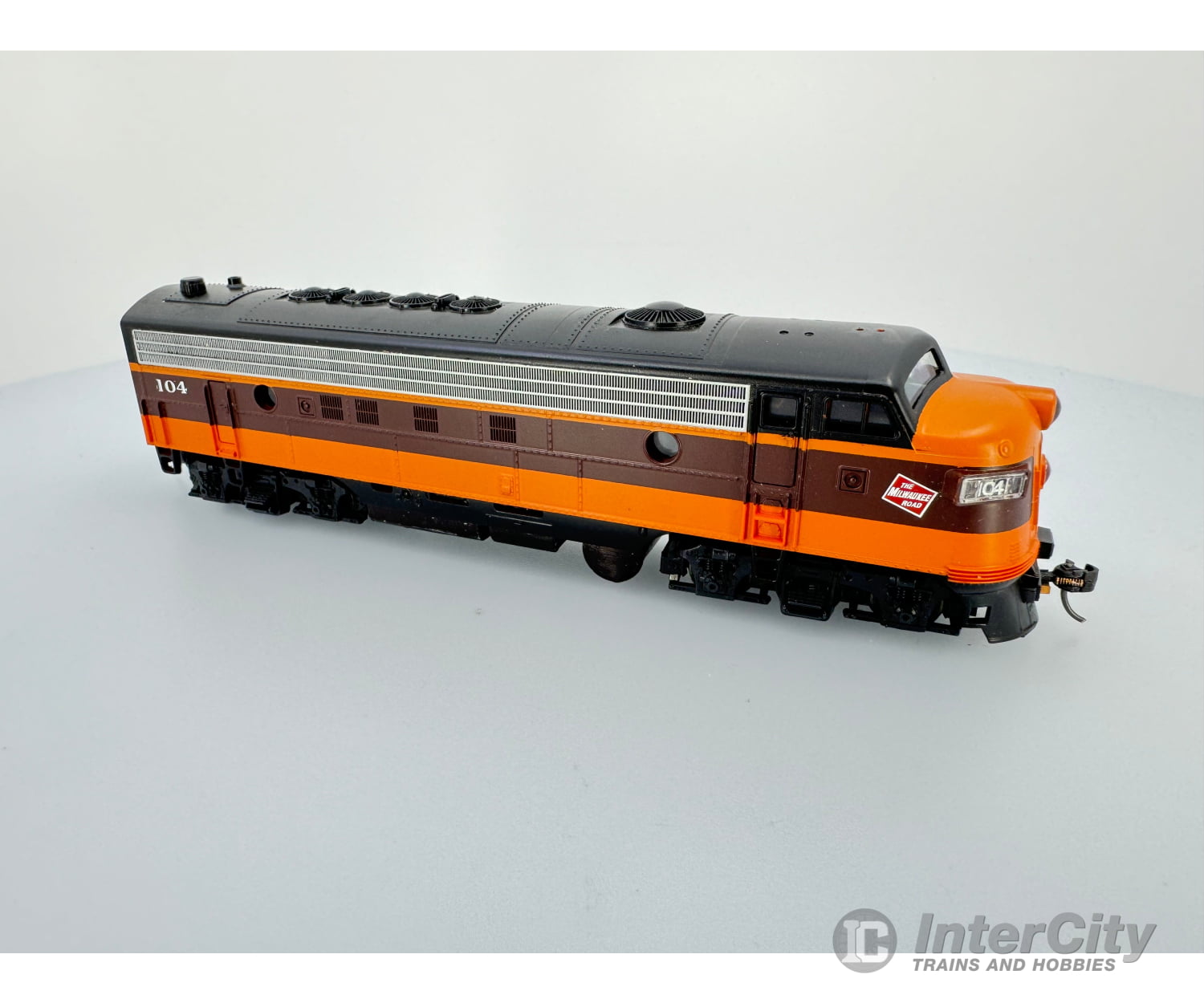 E-R Models Ho Fp7 Milwaukee Locomotive #104 Locomotives