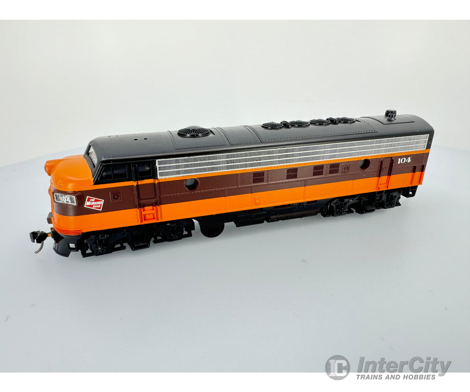 E-R Models Ho Fp7 Milwaukee Locomotive #104 Locomotives