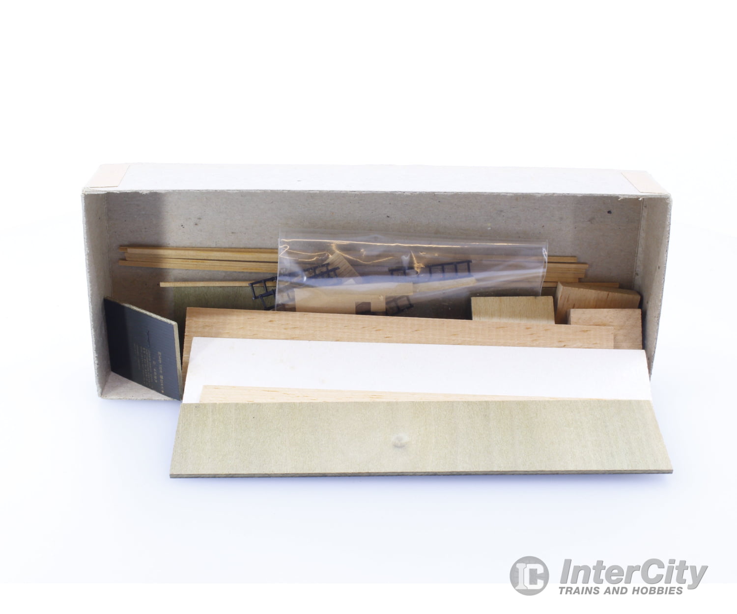 E. Suydam & Co. MB-5 HO Express Reefer Kit Illinois Central (IC) Freight Cars