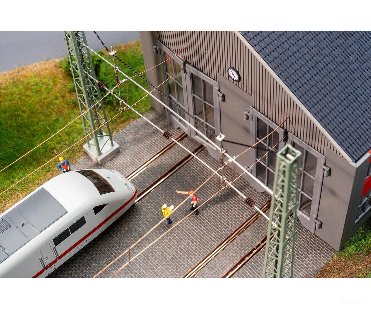 Faller 120079 HO Electric locomotive shed 2-stall Structures