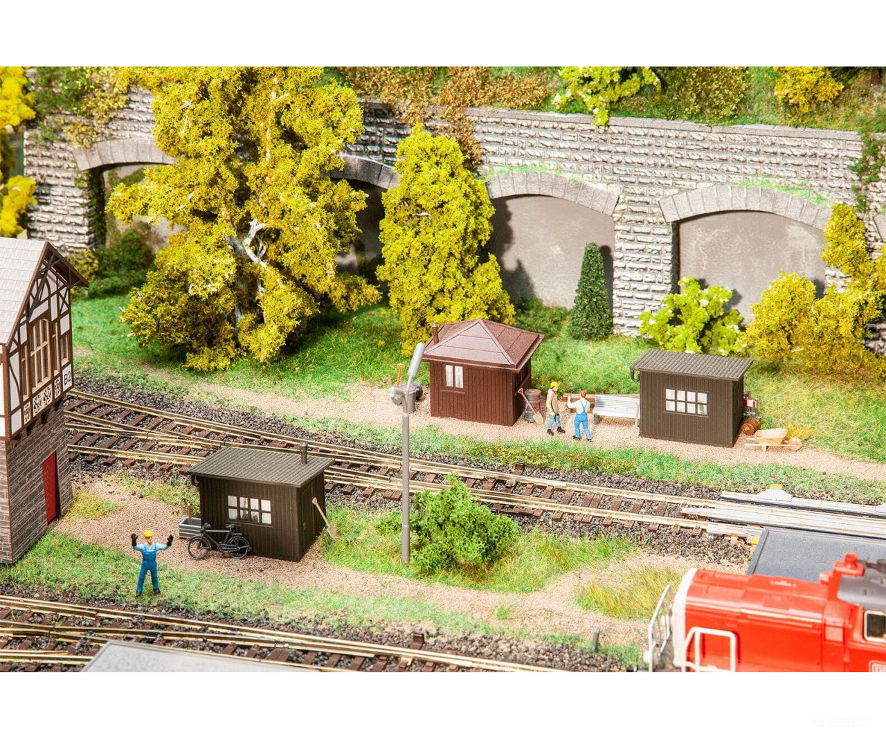Faller 120272 Ho Engine Driver Waiting Shelter 2 Linemen Structures