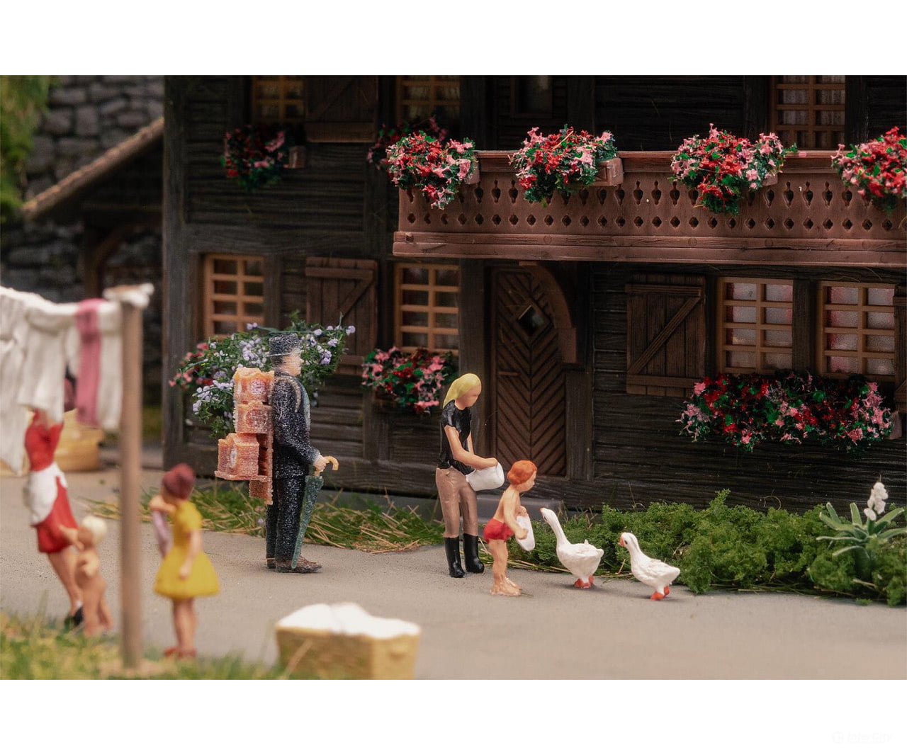 Faller 130012 HO Clockmaker’s house with figure Anniversary model - Structures