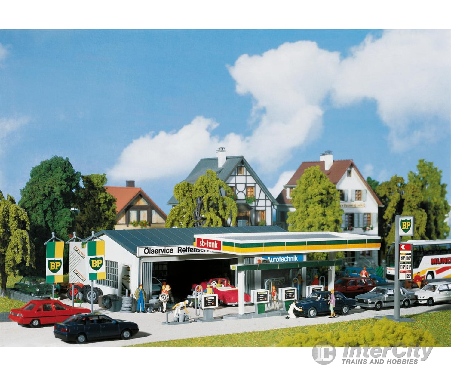 Faller 130345 Ho Petrol Station With Service Bay Structures