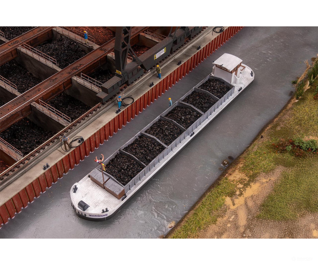 Faller 131018 HO River freighter - Structures