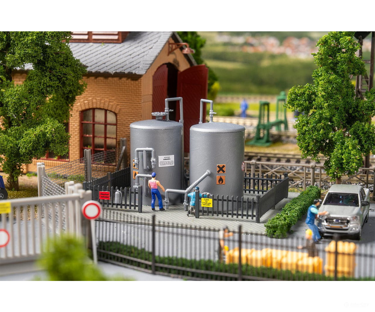 Faller 131338 HO 2 Storage tanks - Structures