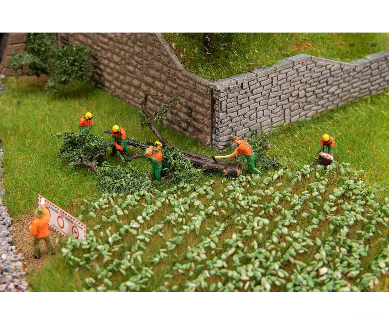 Faller 151690 Ho Forestry Workers With Modern Equipment Figures