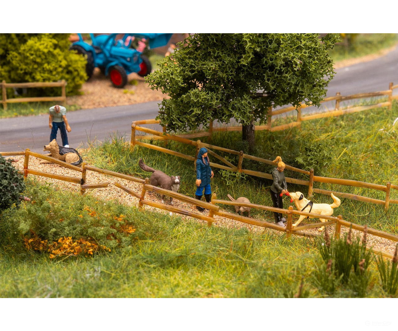 Faller 151745 HO Walkers with dogs - Figures