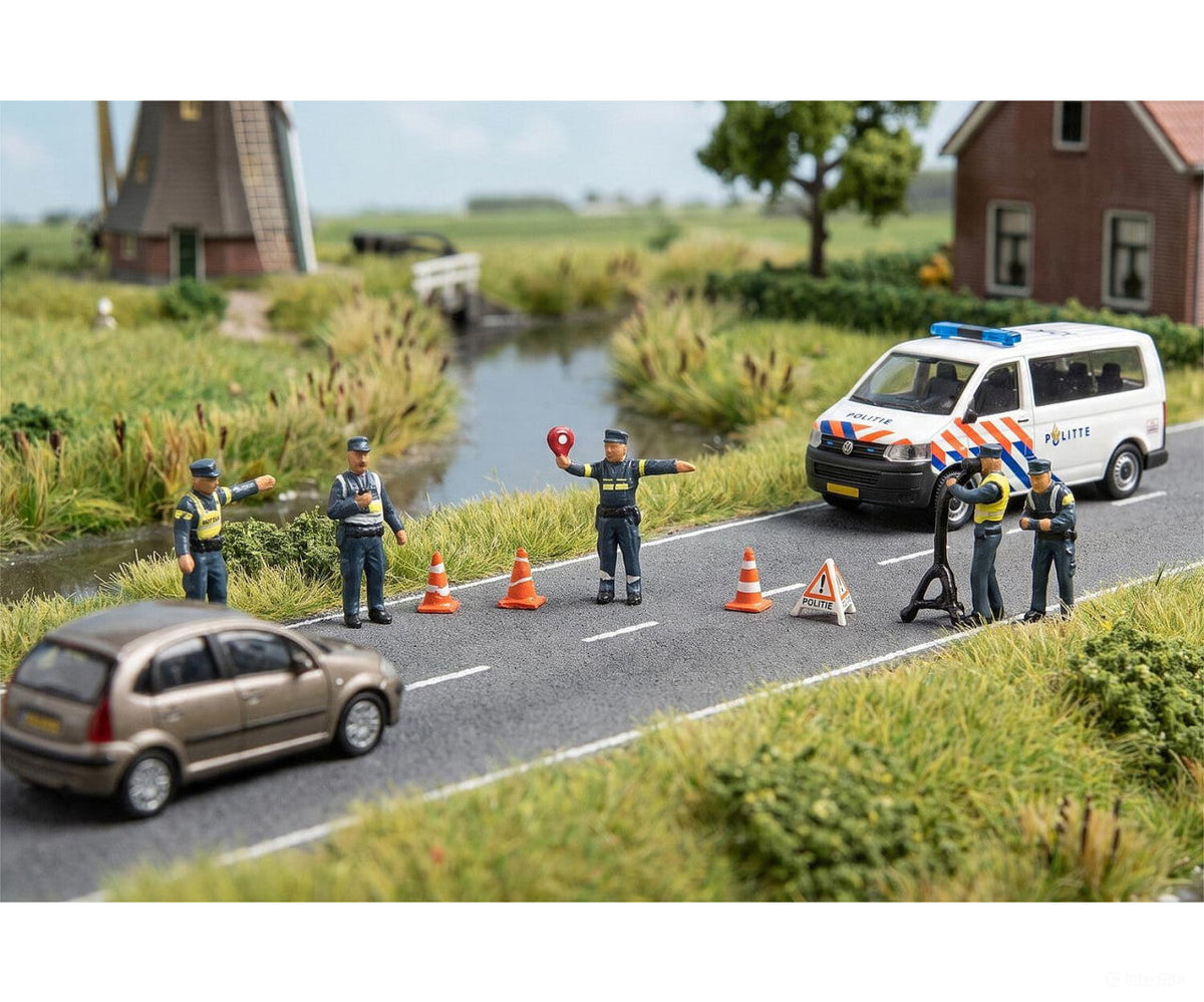 Faller 155621 N Traffic control NL - Figures