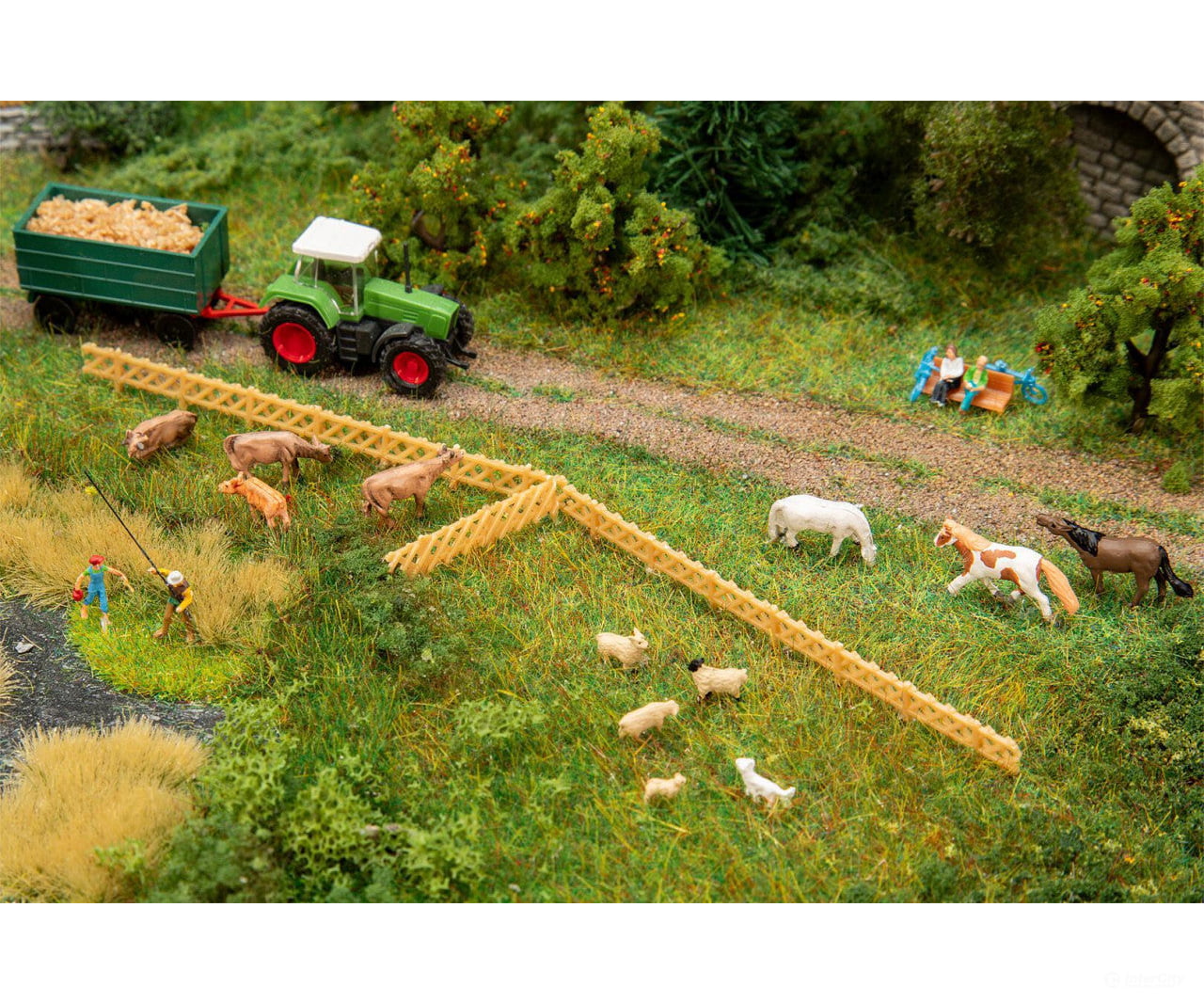 Faller 155911 N Cows Horses Sheeps Animal Set Figures