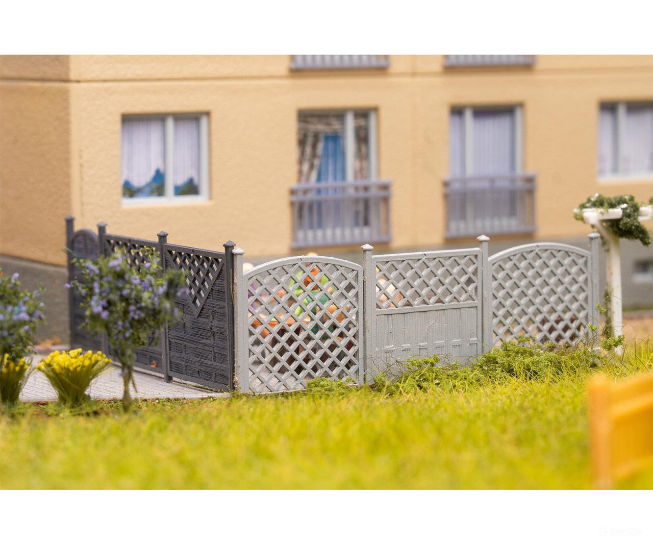 Faller 180398 HO Privacy fence - Scenic Details