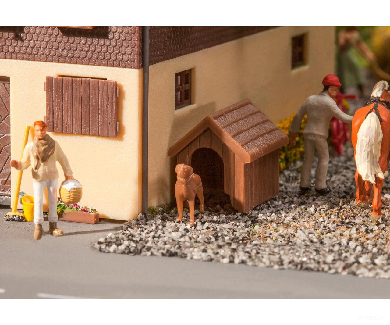 Faller 180939 Ho Kennel With Dog Figures
