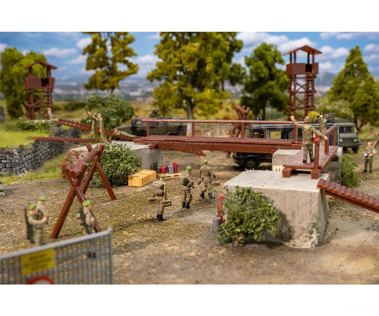 Faller 190039 Ho Armed Forces Basic Training Promotional-Set Structures