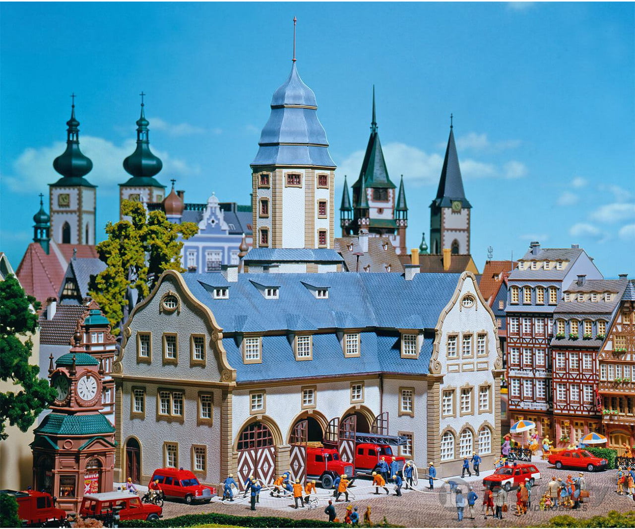 Faller 191835 HO Town hall with fire station Structures