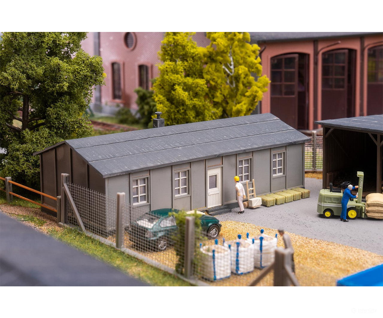 Faller 191842 HO Barrack with coal shed - Structures