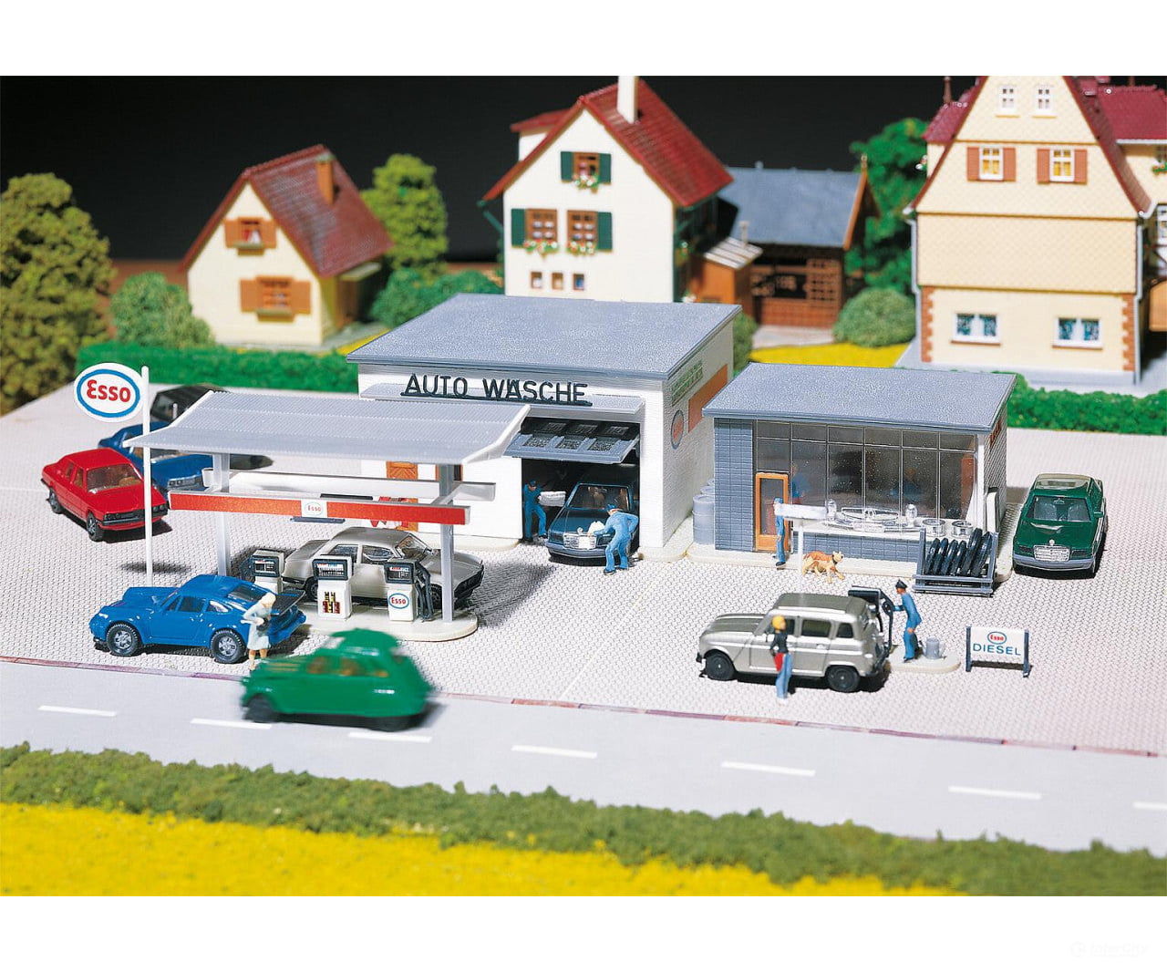 Faller 191843 HO Petrol station with car wash - Structures