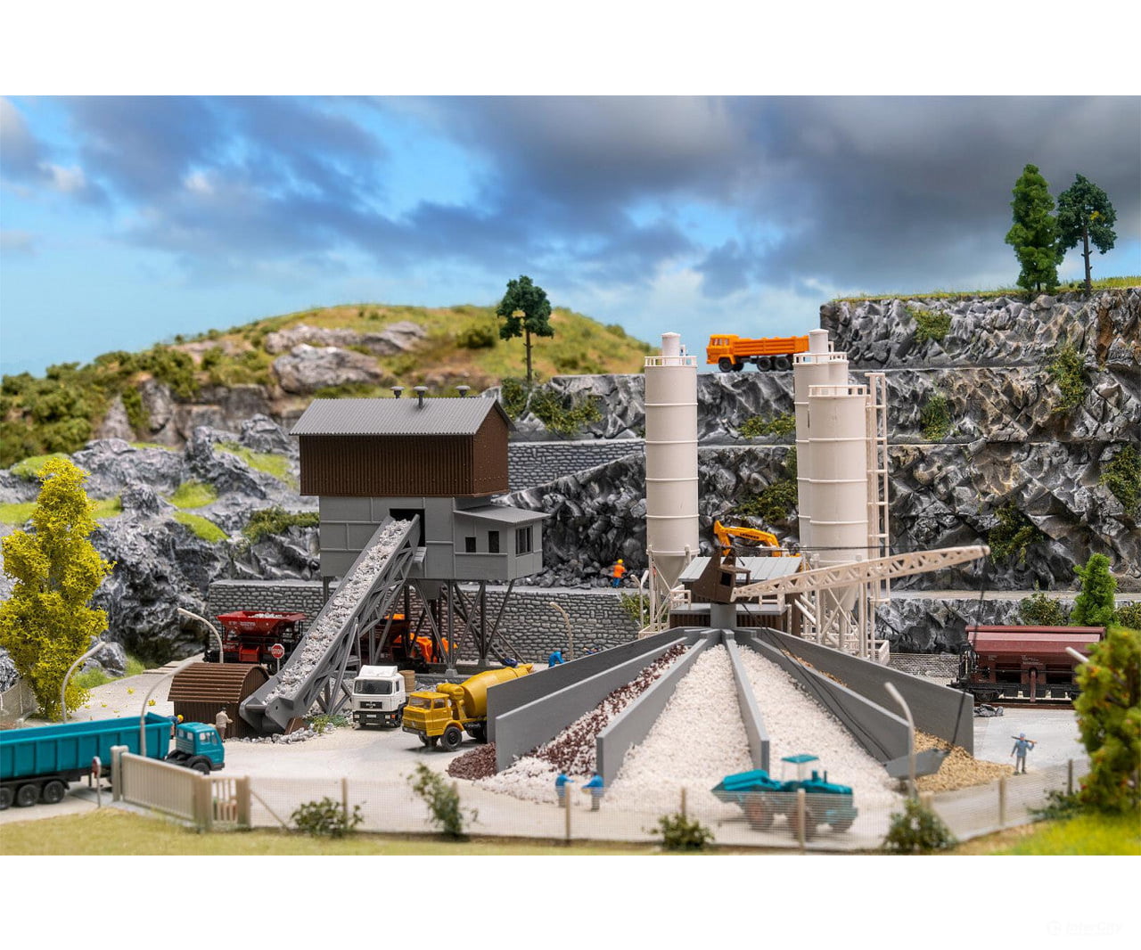 Faller 222228 N Concrete mixing plant with gravel loading silo Structures