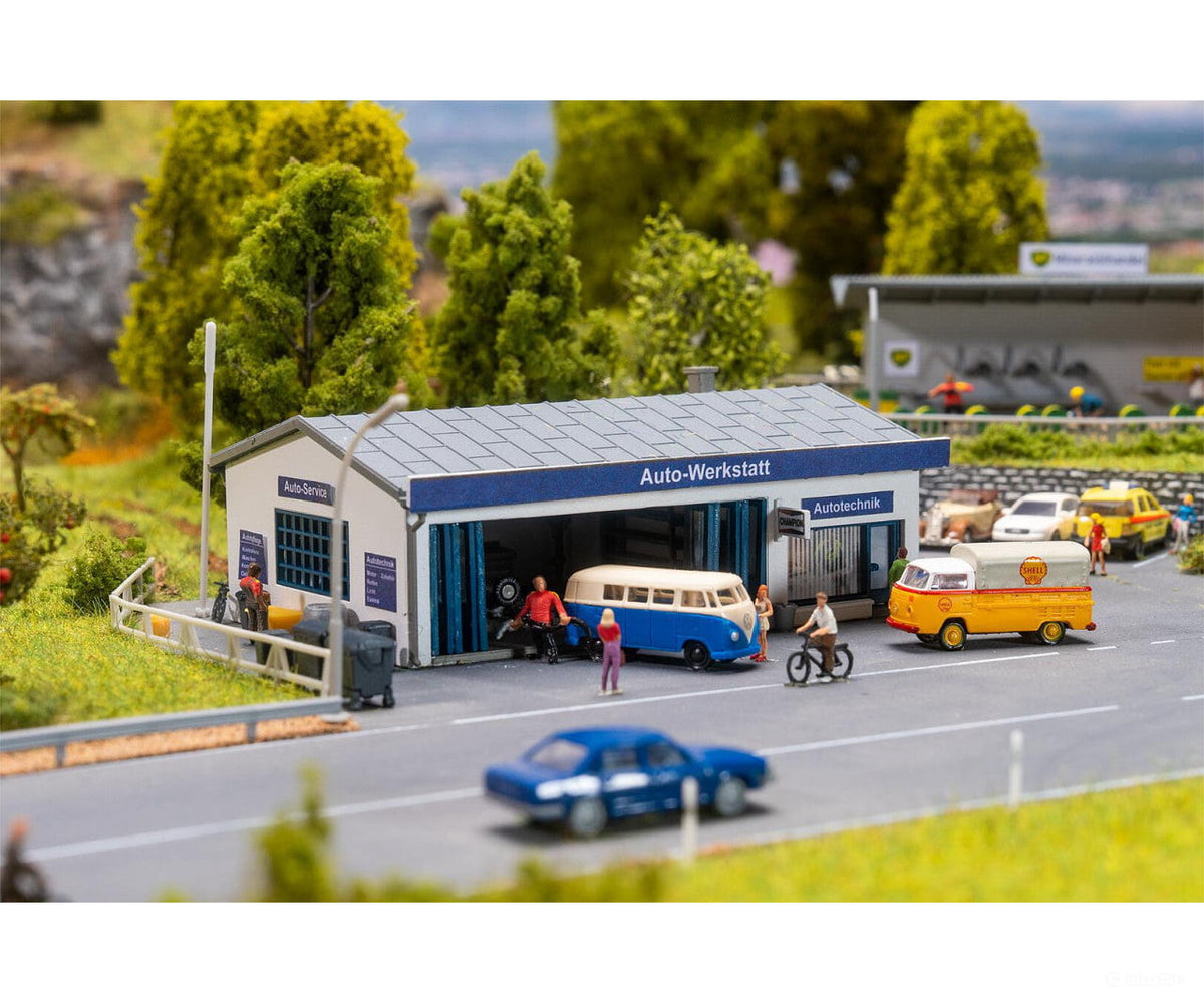 Faller 222270 N Car workshop with accessories - Structures