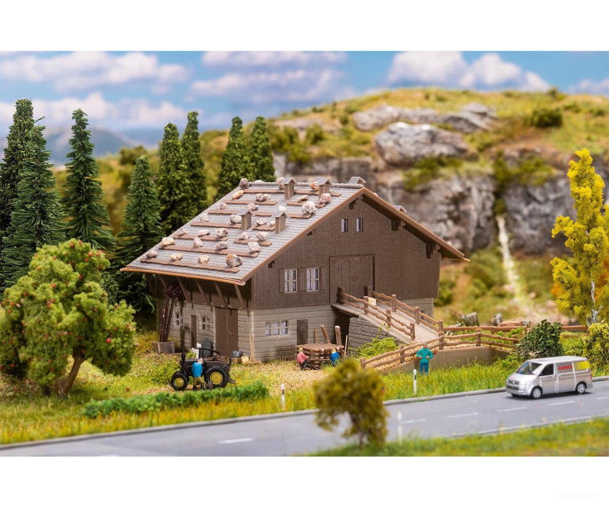 Faller 232129 N Barn with raised driveway - Structures