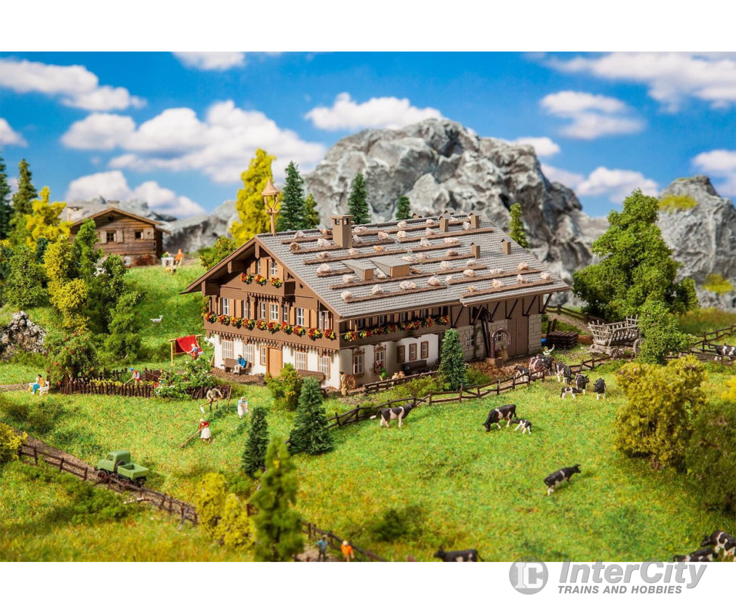 Faller 232199 N Large Alpine Farm With Barn Structures