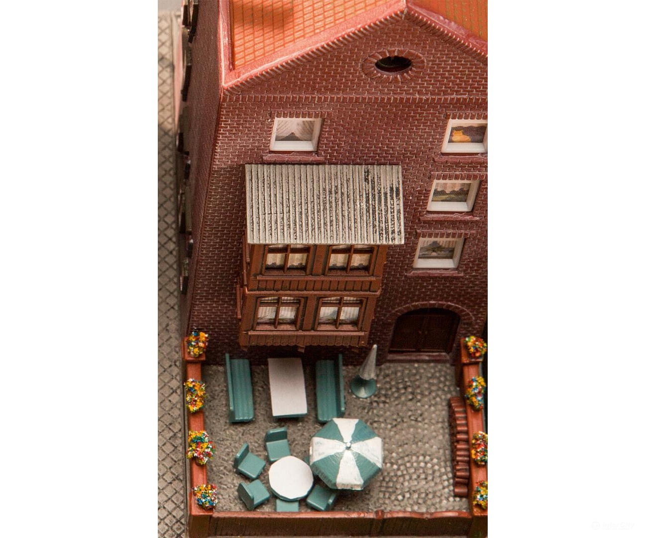 Faller 232334 N Old Town House With Bar Structures