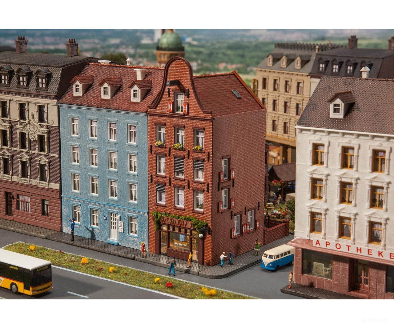 Faller 232335 N Old Town House With Cigar Shop Structures