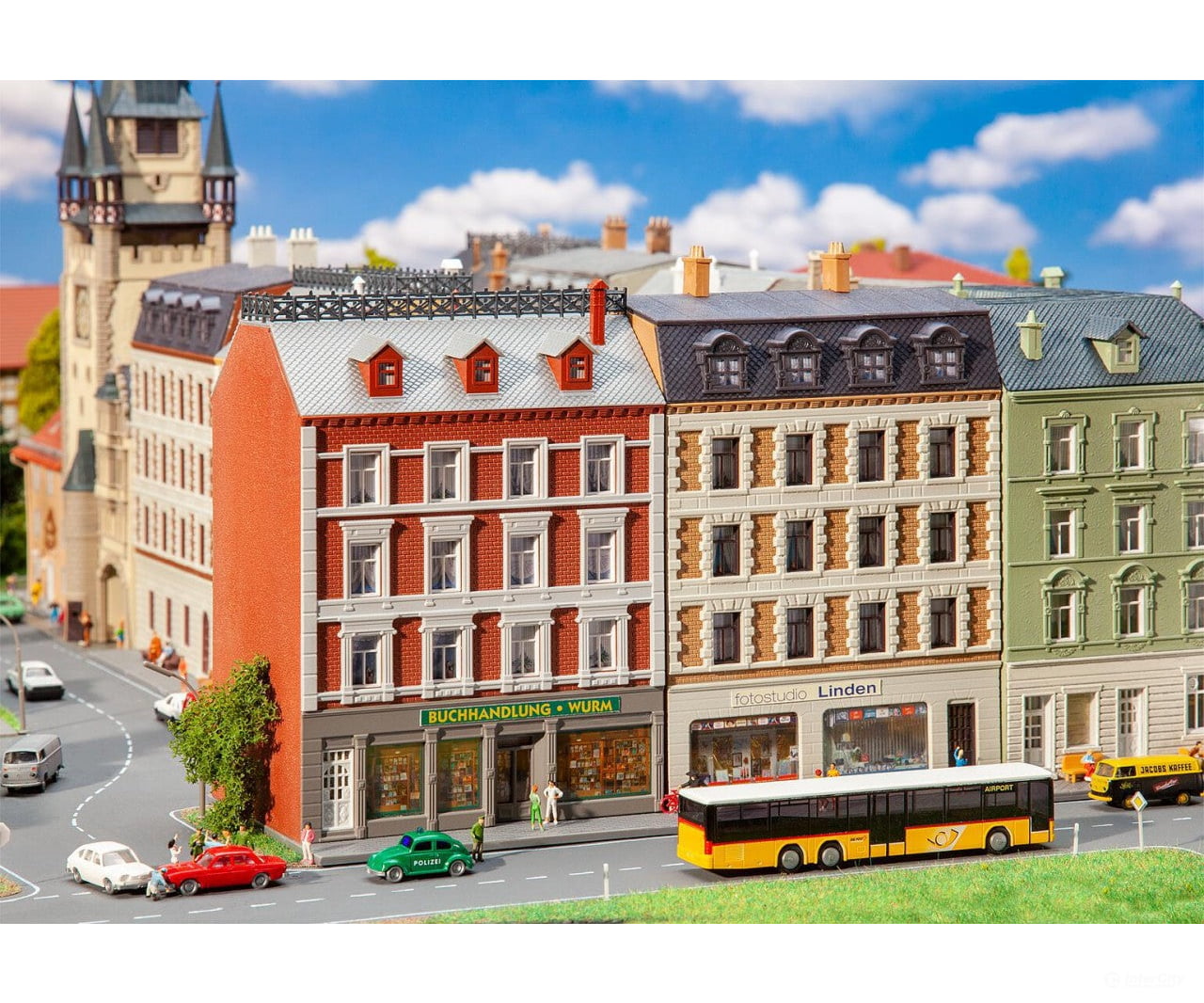 Faller 232389 N 2 Renovated Town Houses With Shops Structures