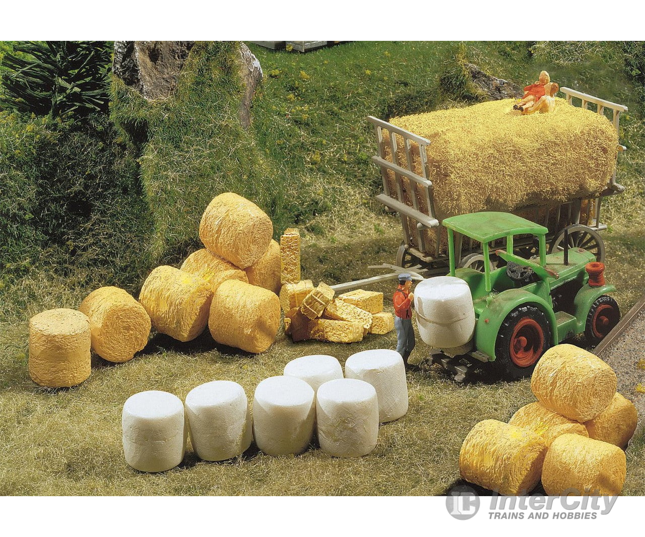 Faller 272562 N Silo- And Straw Bales Scenery Details