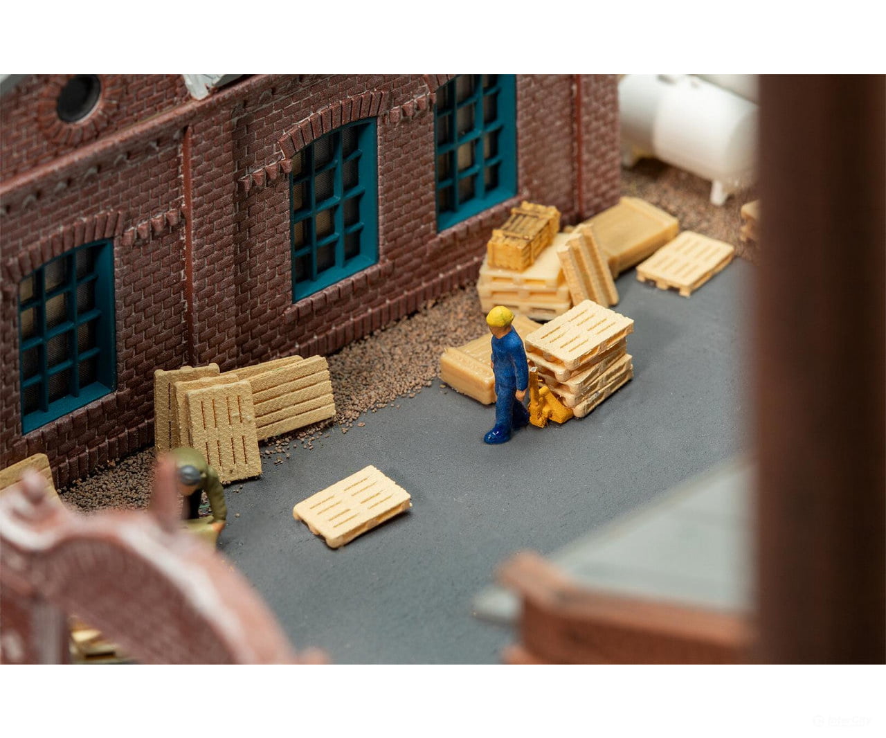Faller 272920 N Pallet Truck With Pallets Scenery Details