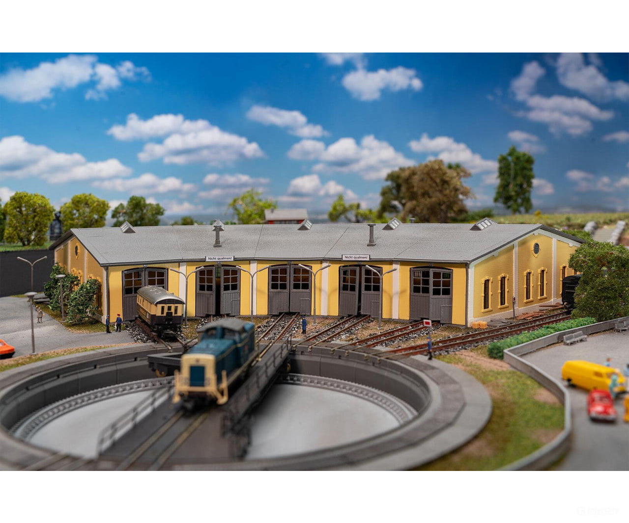 Faller 282725 Z Freilassing Roundhouse 5-Stall Structures