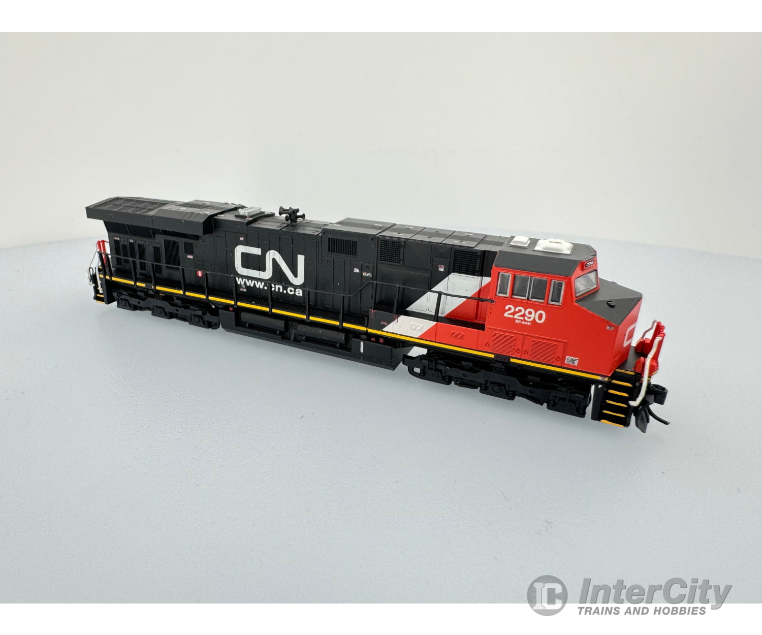 Fox Valley Models 70304 N Es 44Dc Canadian National (Cn) 2290 Analog Dc Locomotives