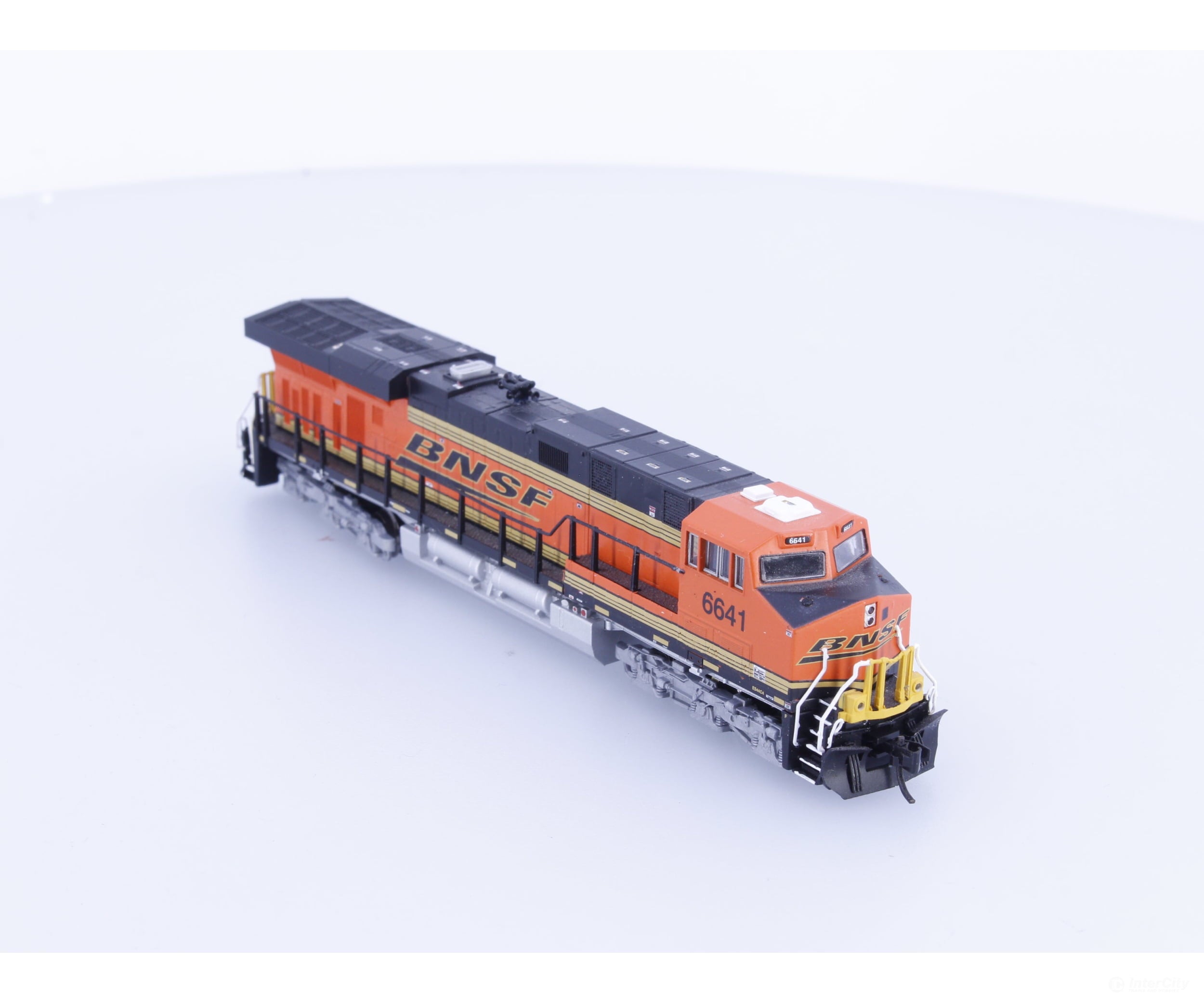 Fox Valley Models 70403 N ES44C4 Diesel Locomotive Burlington Northern Santa Fe (BNSF) 6641 Analog DC - Locomotives