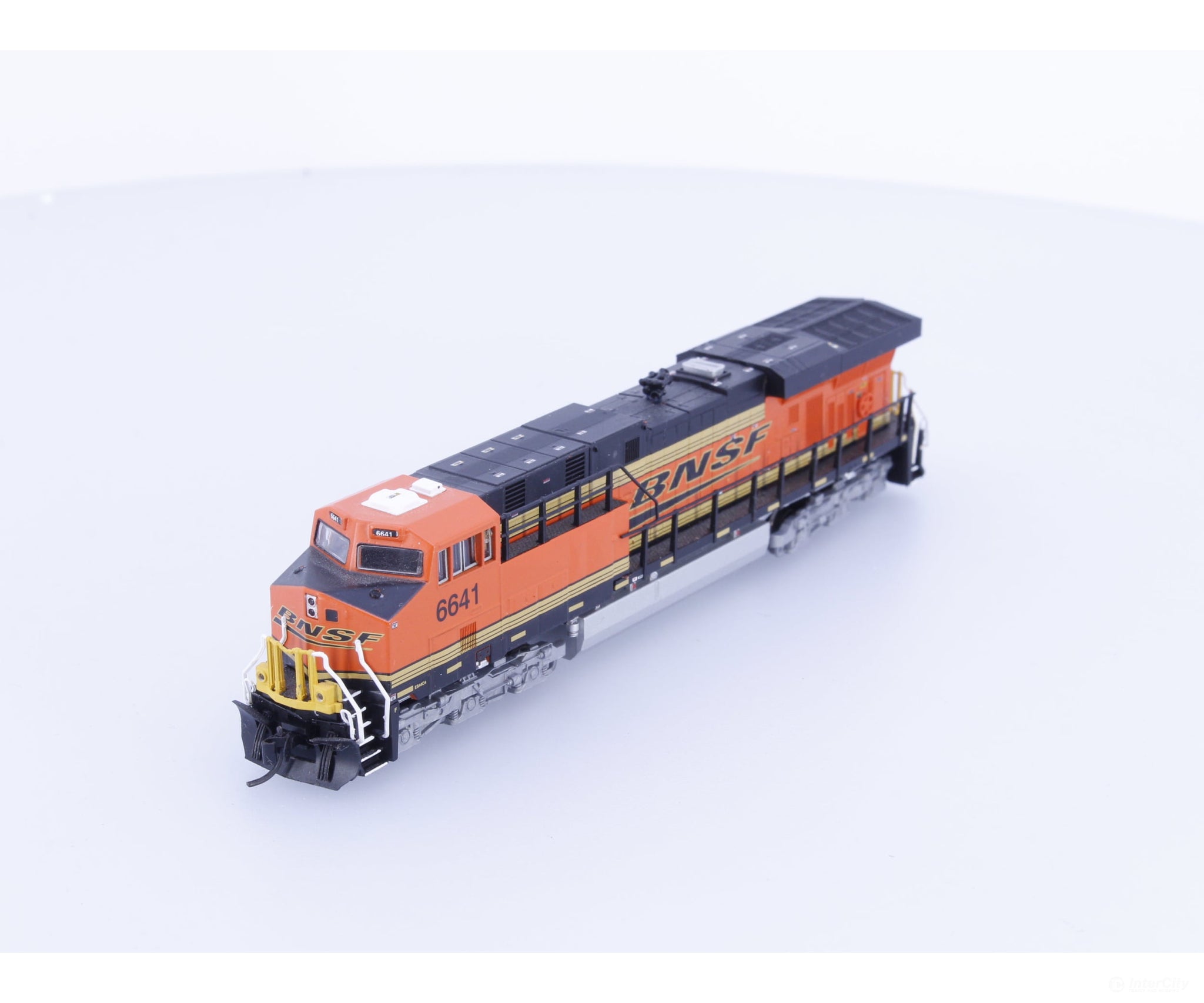 Fox Valley Models 70403 N ES44C4 Diesel Locomotive Burlington Northern Santa Fe (BNSF) 6641 Analog DC - Locomotives