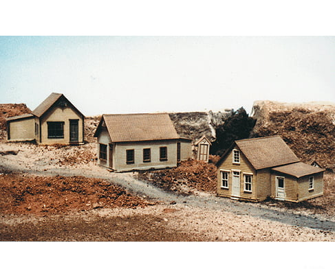Grandt Line Products 8023 Reese Street Row Houses -- Kit Pkg(3) Structures